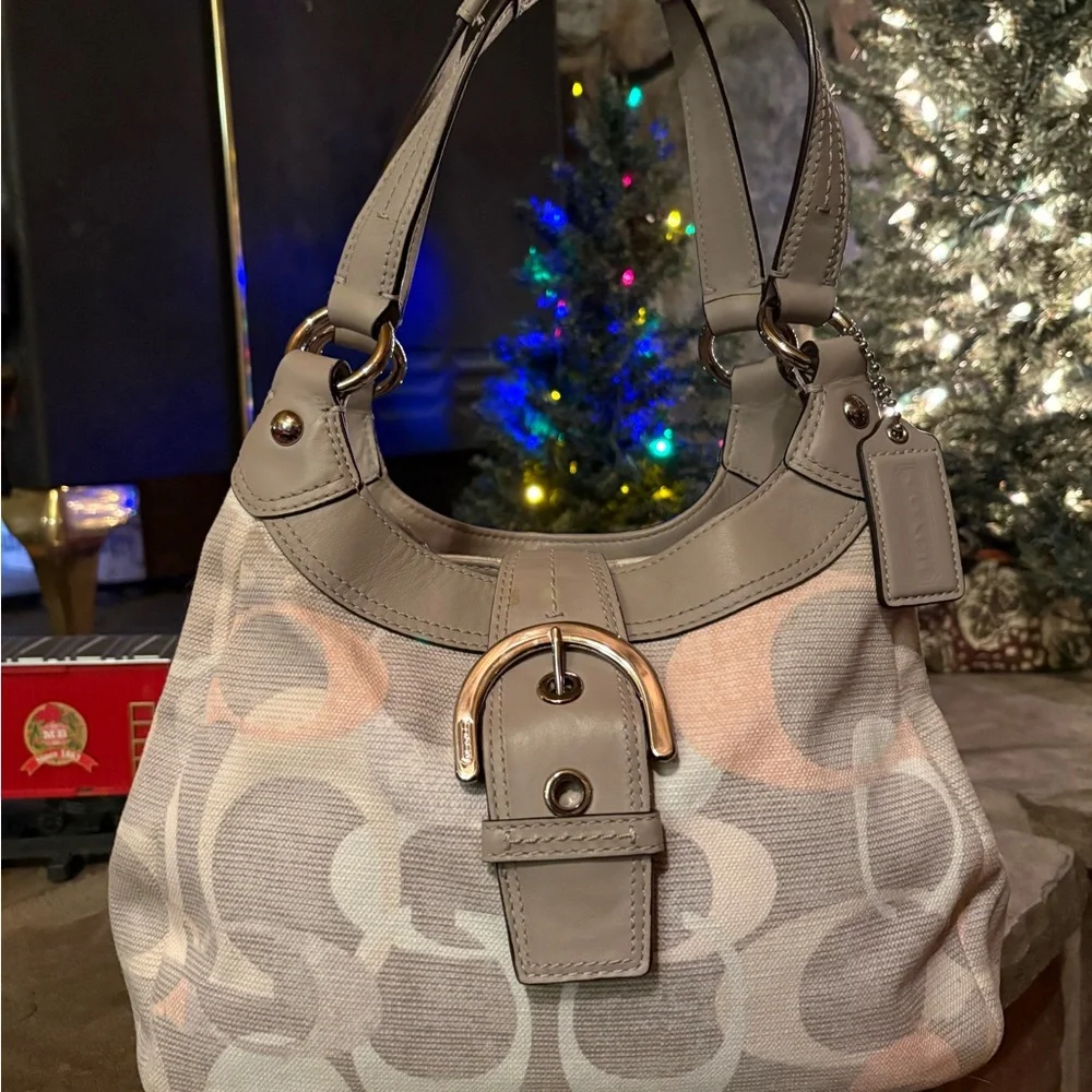 Soho Coach Gray and Cream soho bag - Picture 1 of 13
